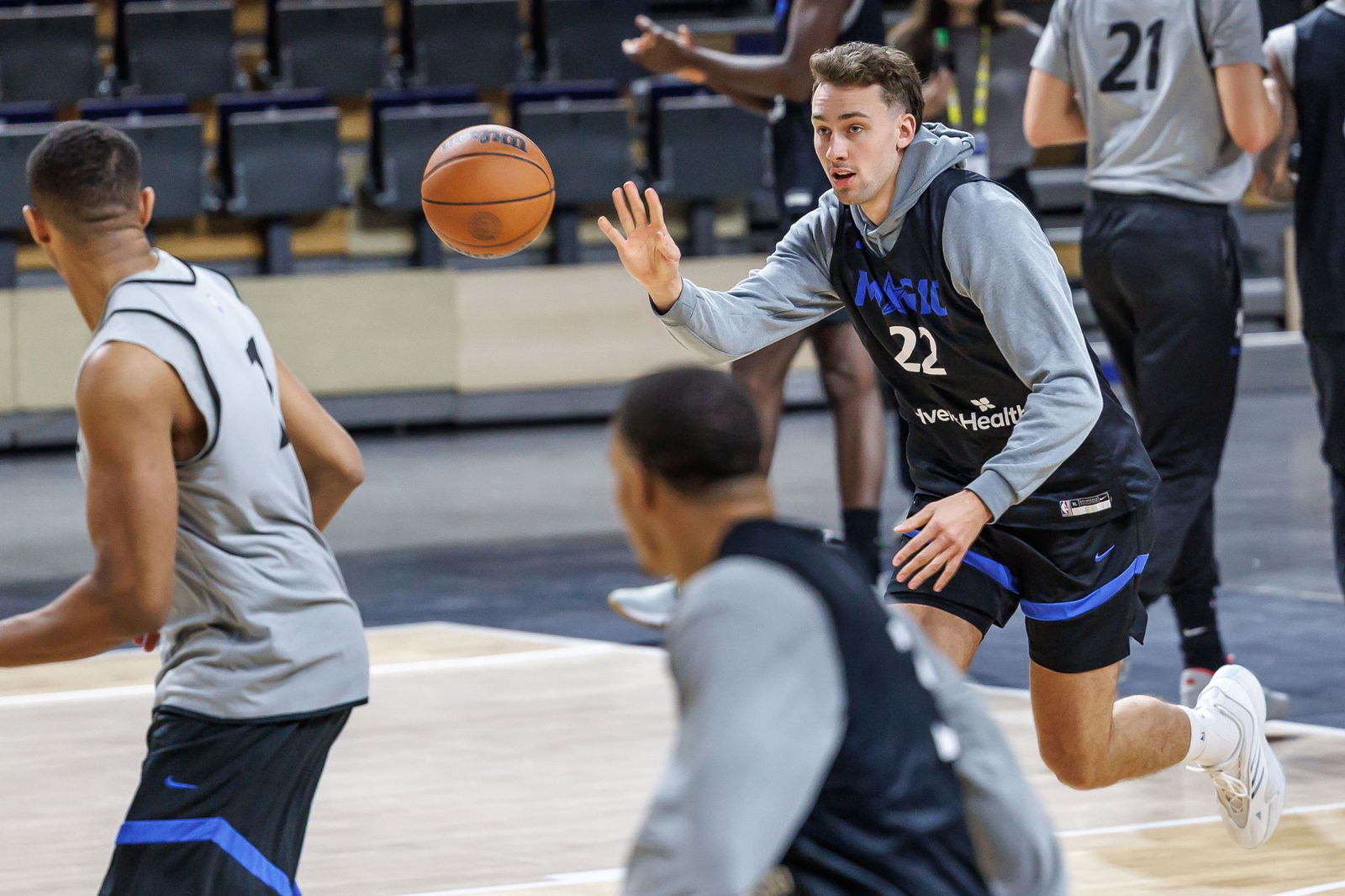 Franz Wagner (r.) war im Training seines Teams dabei.