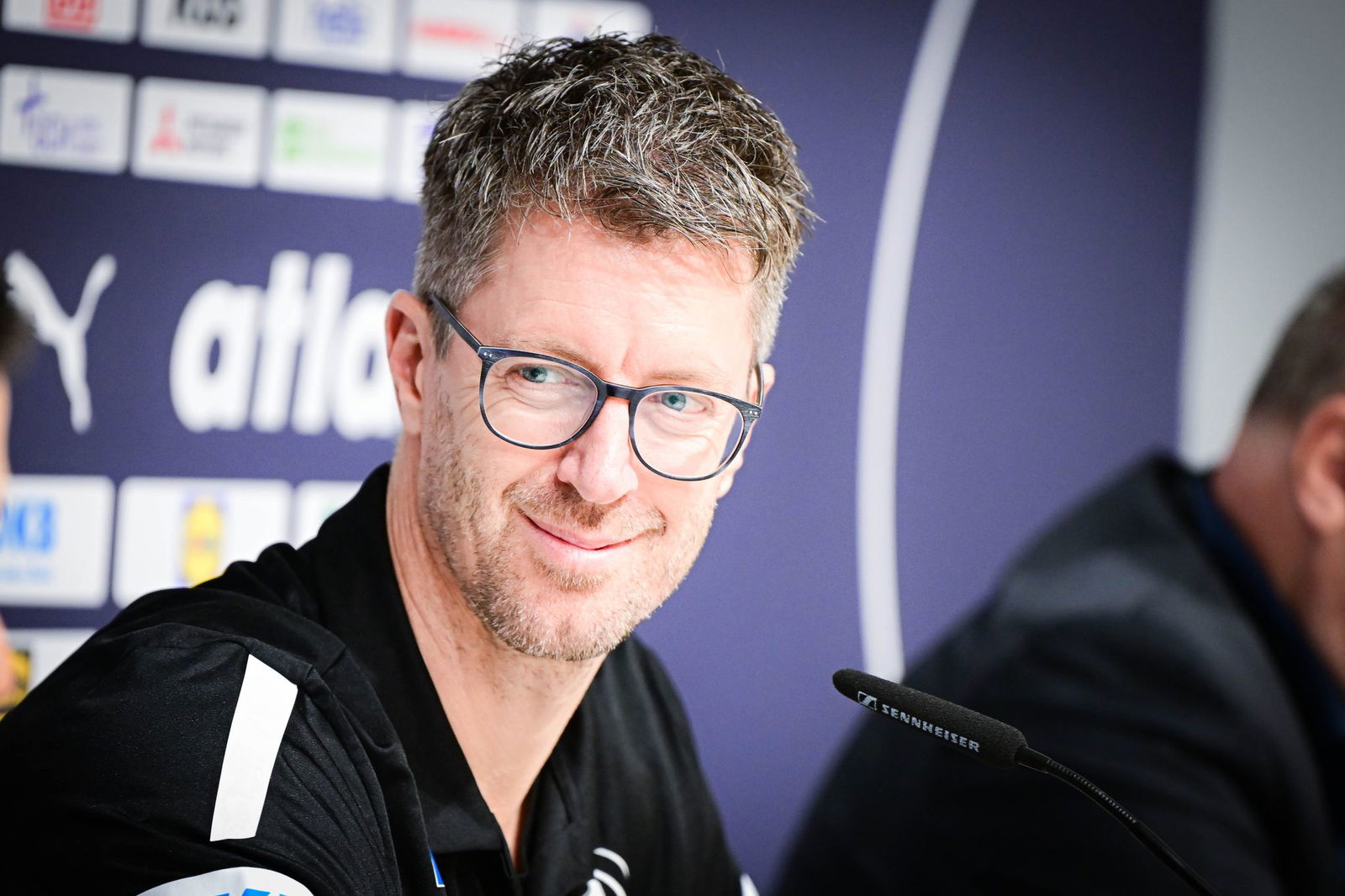 Markus Gaugisch bleibt Bundestrainer der deutschen Handballerinnen. 