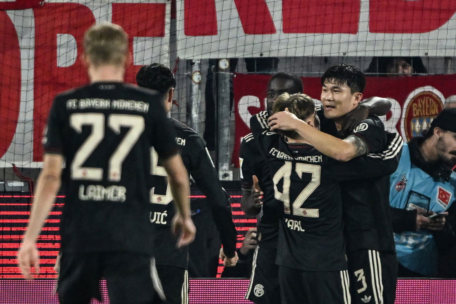 Bayerns Min-jae Kim dreht mit seinem 2:1 das Match in Köln.