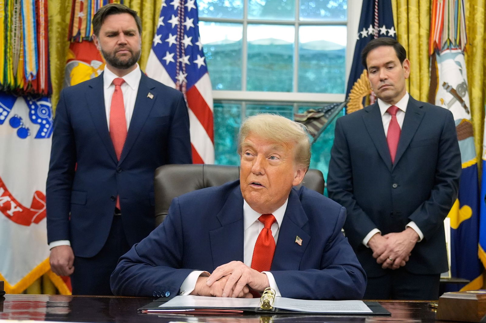 Für US-Präsident Trump verhandeln Vizepräsident JD Vance (l) und US-Außenminister Marco Rubio. (Archivbild)