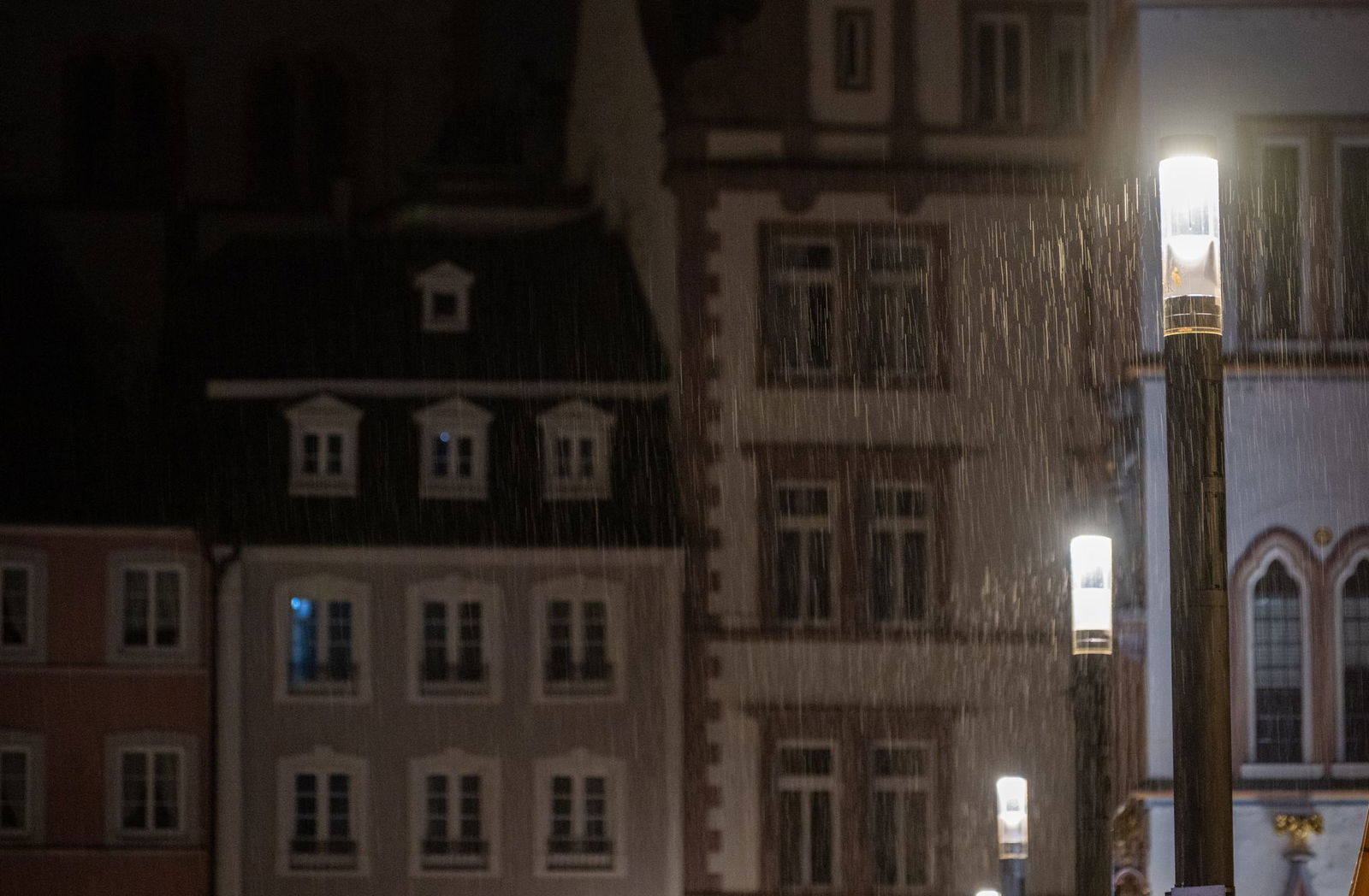 Immer wieder ist in den kommenden Tagen mit Regen zu rechnen. (Symbolbild)