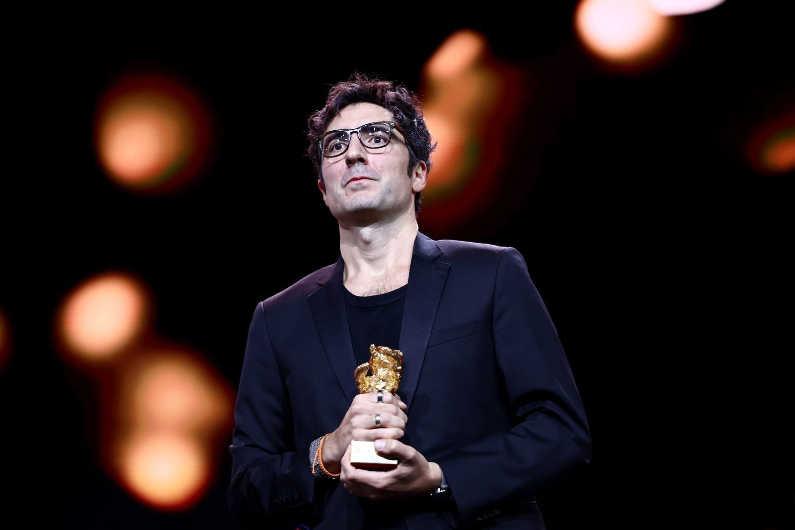 İlker Çatak mit seinem Goldenen Bären.