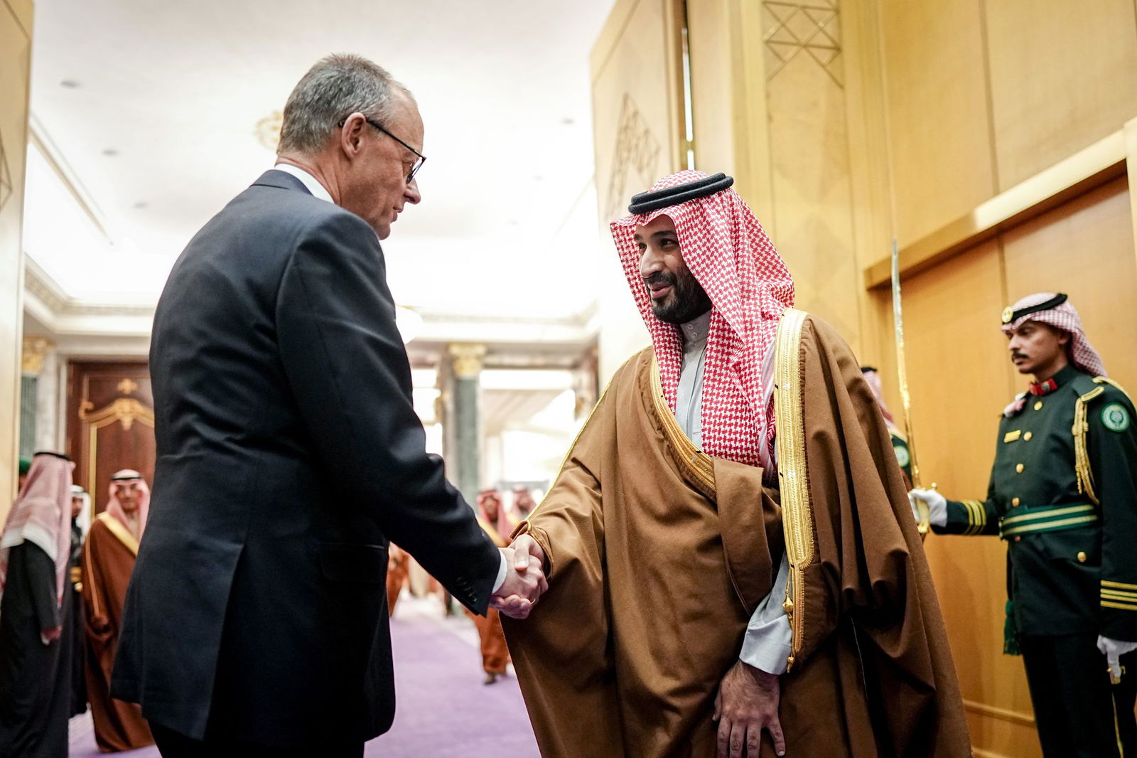 Einst geächtet, wird der saudische Kronprinz inzwischen wieder hofiert.