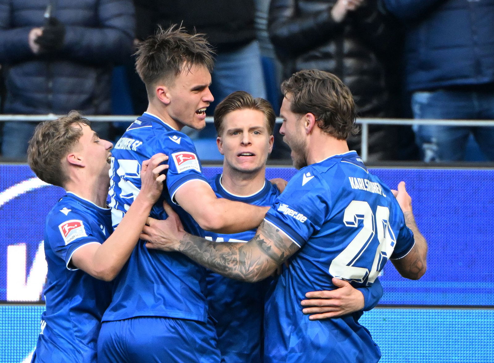 Die Karlsruher bejubelten kurz nach der Pause den Ausgleich.