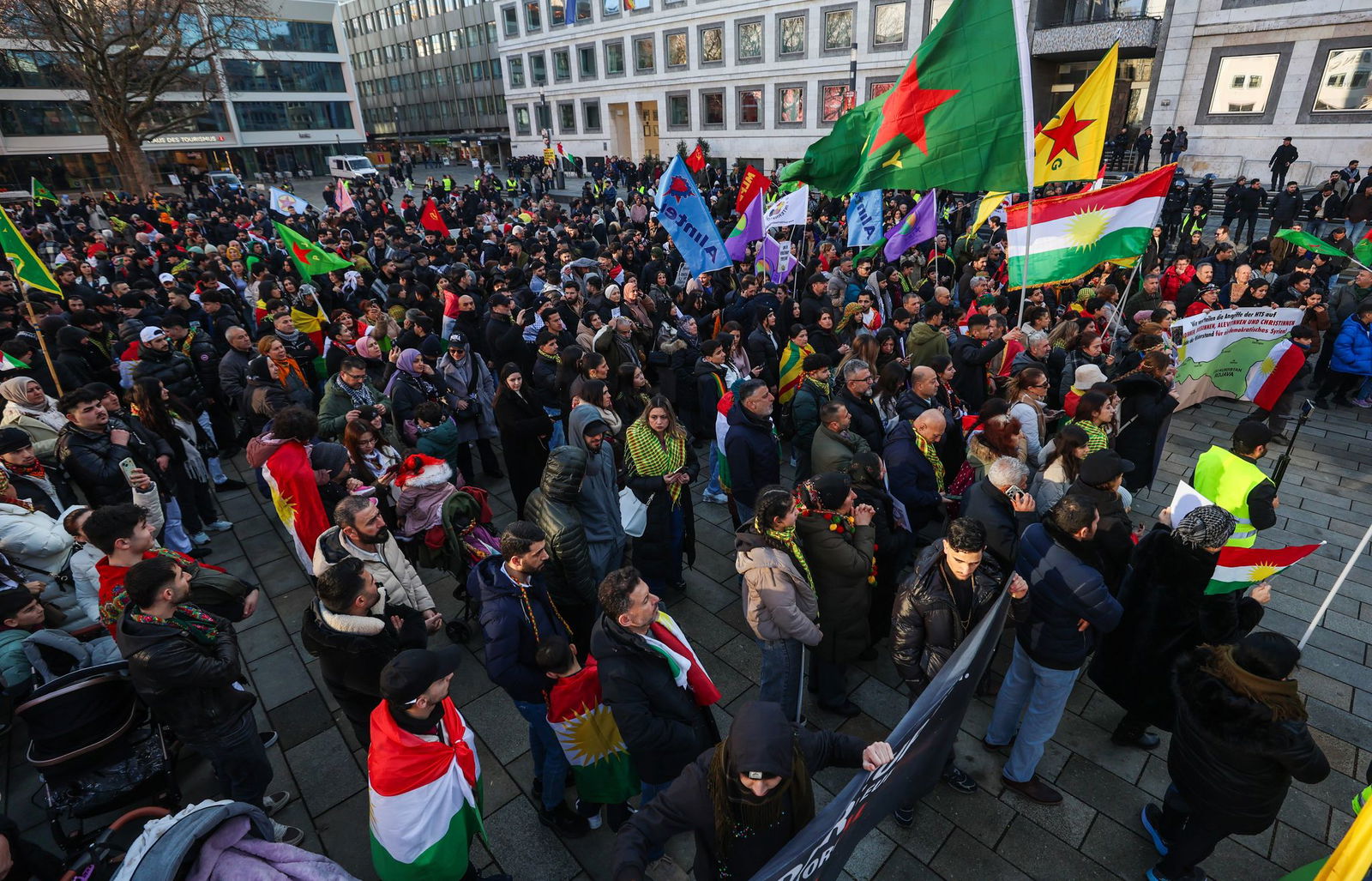 Die Abschlusskundgebung fand auf dem Stuttgarter Marktplatz statt.