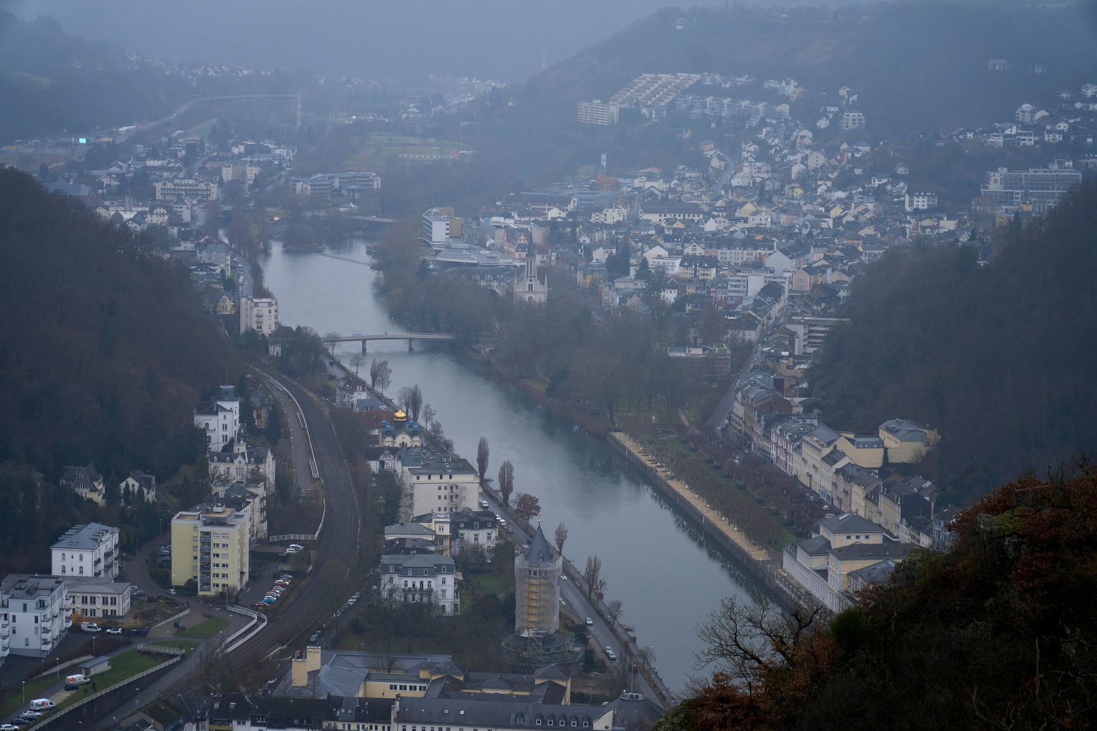 In den kommenden Tagen kann es glatt werden. Der Himmel über Rheinland-Pfalz und dem Saarland bleibt größtenteils bedeckt.