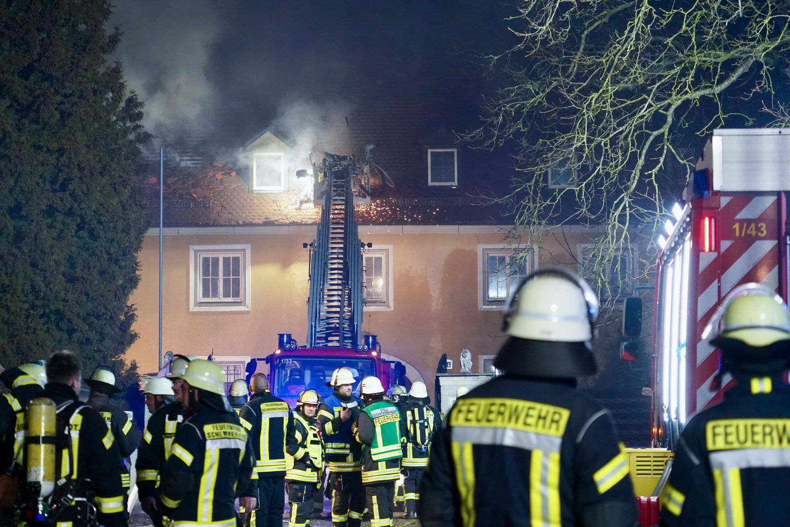 Die Feuerwehr rückte Montagabend zu dem Großeinsatz aus. 