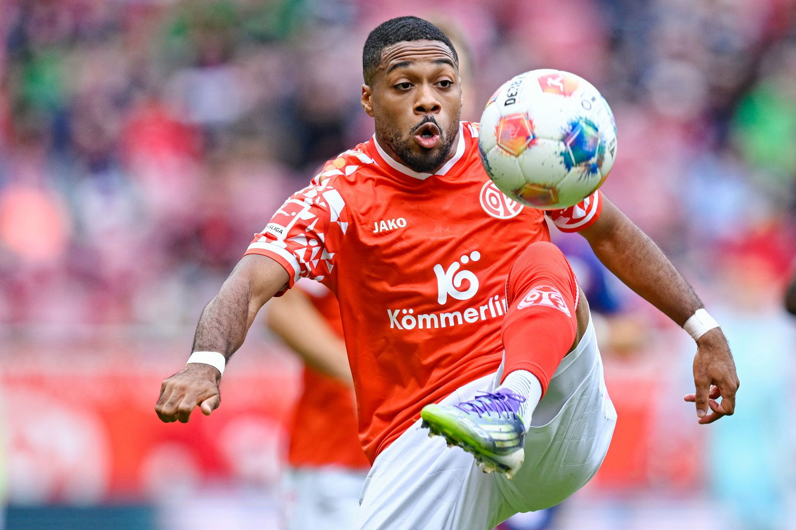 Phillipp Mwene hat seinen Vertrag beim FSV Mainz 05 verlängert. (Archivbild) 
