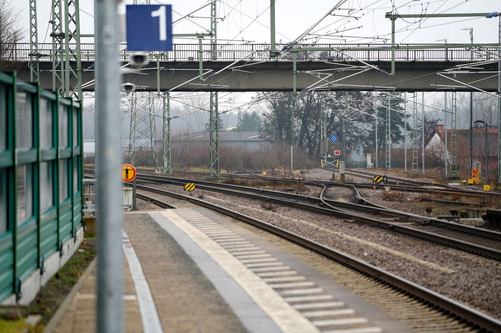 Bahnhof Landstuhl. Luxemburg bestätigt, dass der Tatverdächtige in dem Land angemeldet ist.