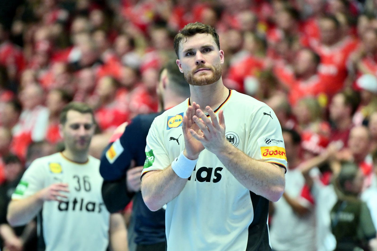 Selbst Kapitän Johannes Golla (28) kann noch viele Jahre spielen.