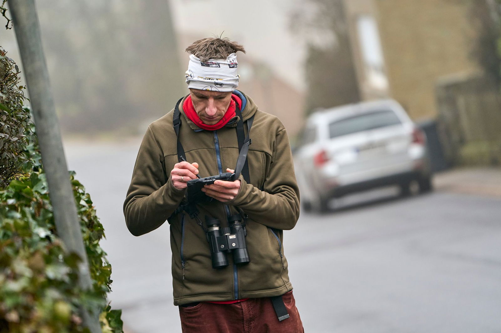 Gutes Hören und Sehen ist für das Vogelmonitoring wichtig. 