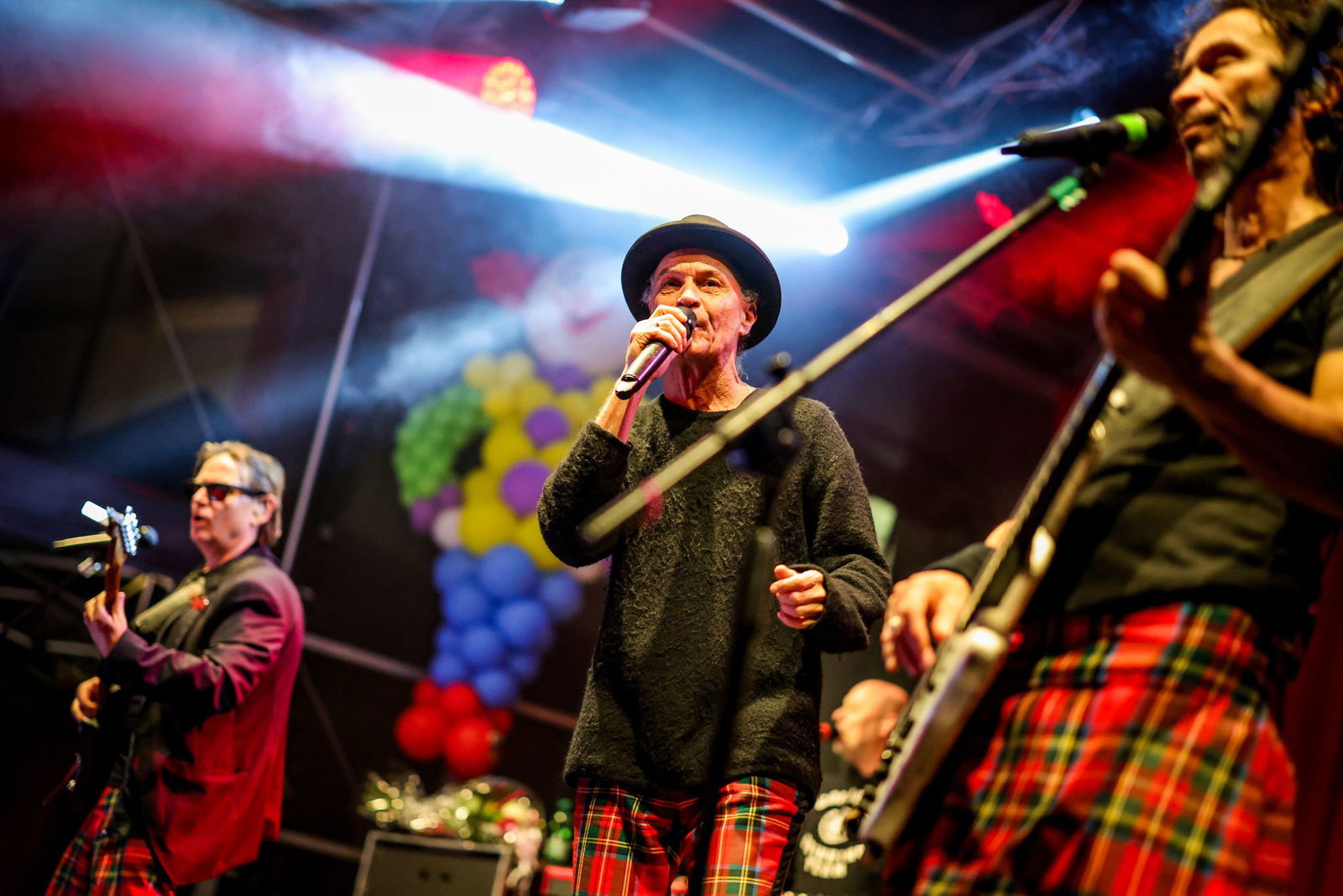 Die Kölner Band Brings sorgt selbst in Düsseldorf für Stimmung. (Archivbild)