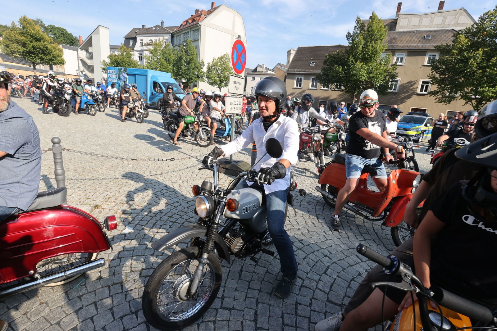 AfD-Chef Björn Höcke schwärmt von der Simson und nutzte sie im Wahlkampf 2024. (Archivbild)