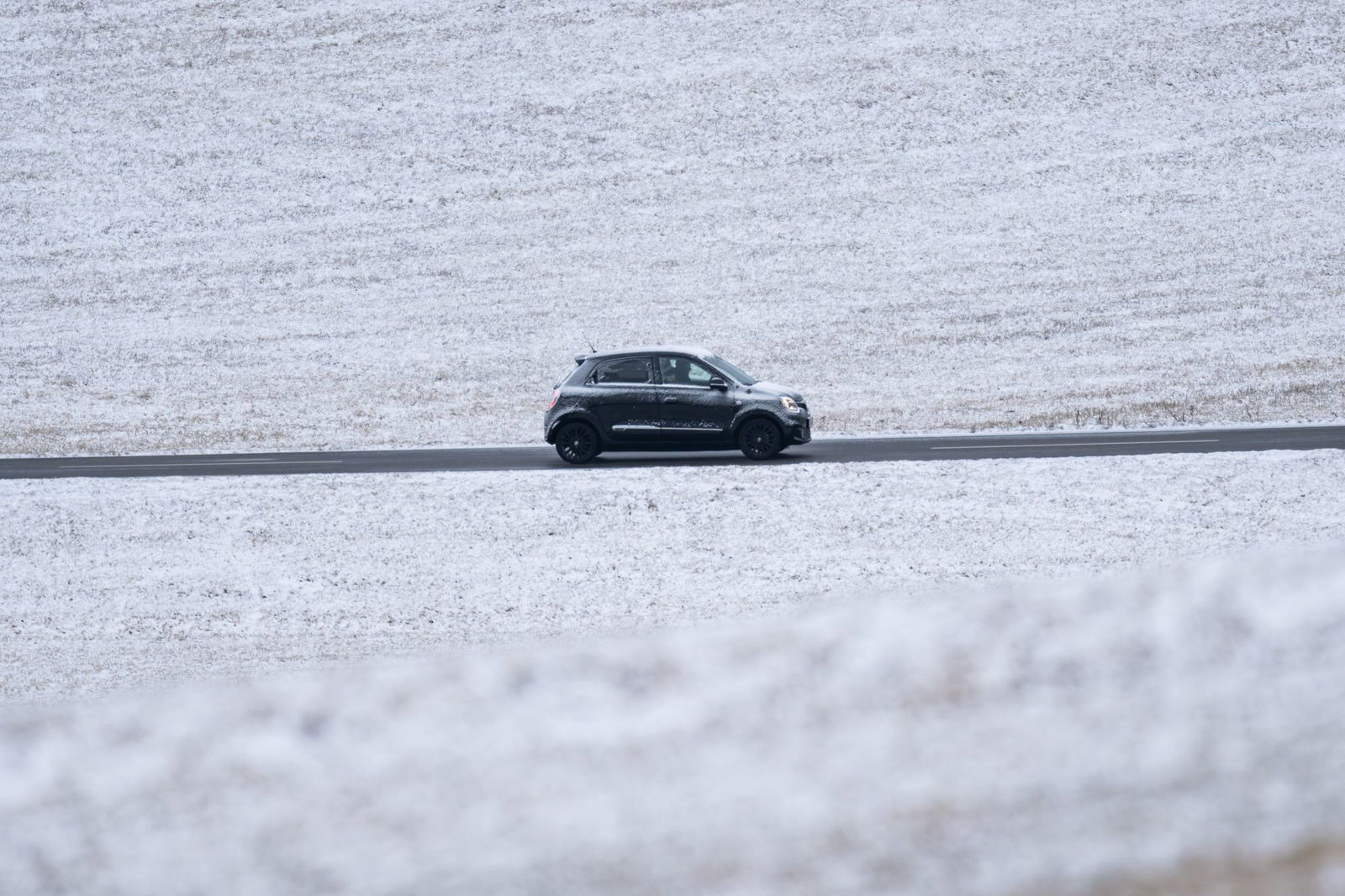 Achtung auf den Straßen: Es kann glatt werden. (Archivbild)