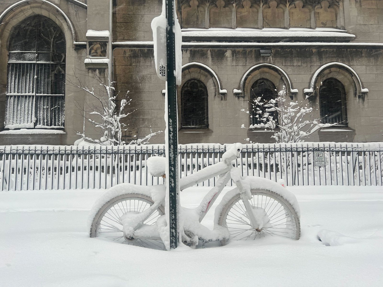 In der größten Stadt des Landes fielen teils 50 Zentimeter Neuschnee.
