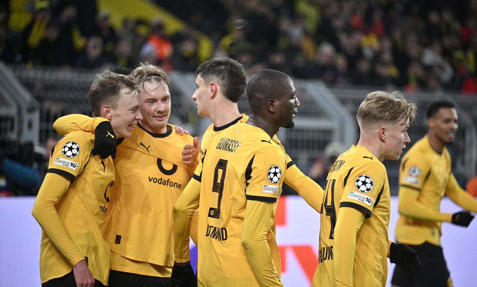 Borussia Dortmund darf auf den Einzug ins Achtelfinale der Champions League hoffen.