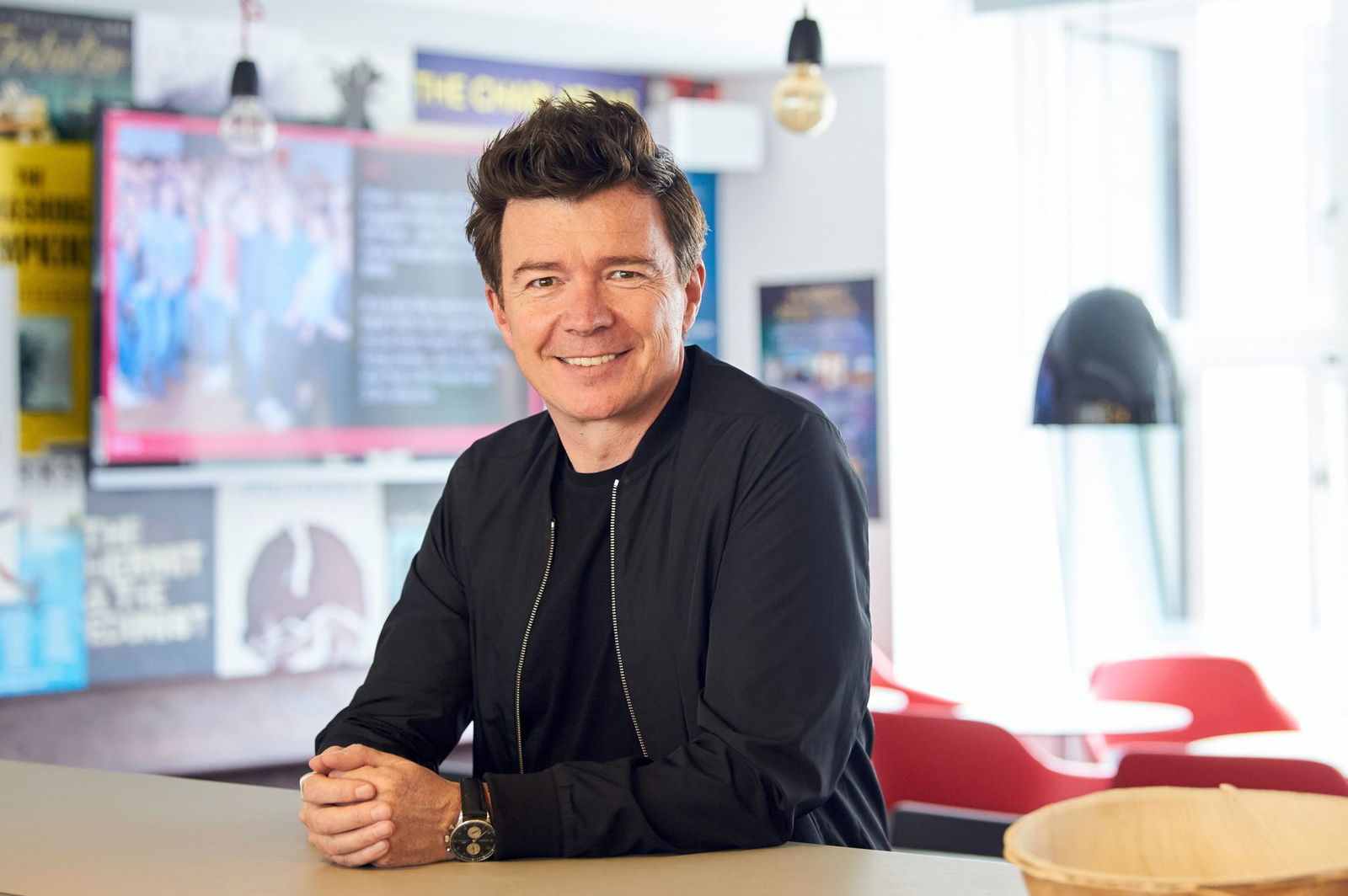 Über das Internet-Phänomen «Rickrolling» sagt Rick Astley: «Ich habe mich kaputt gelacht.» (Archivbild)