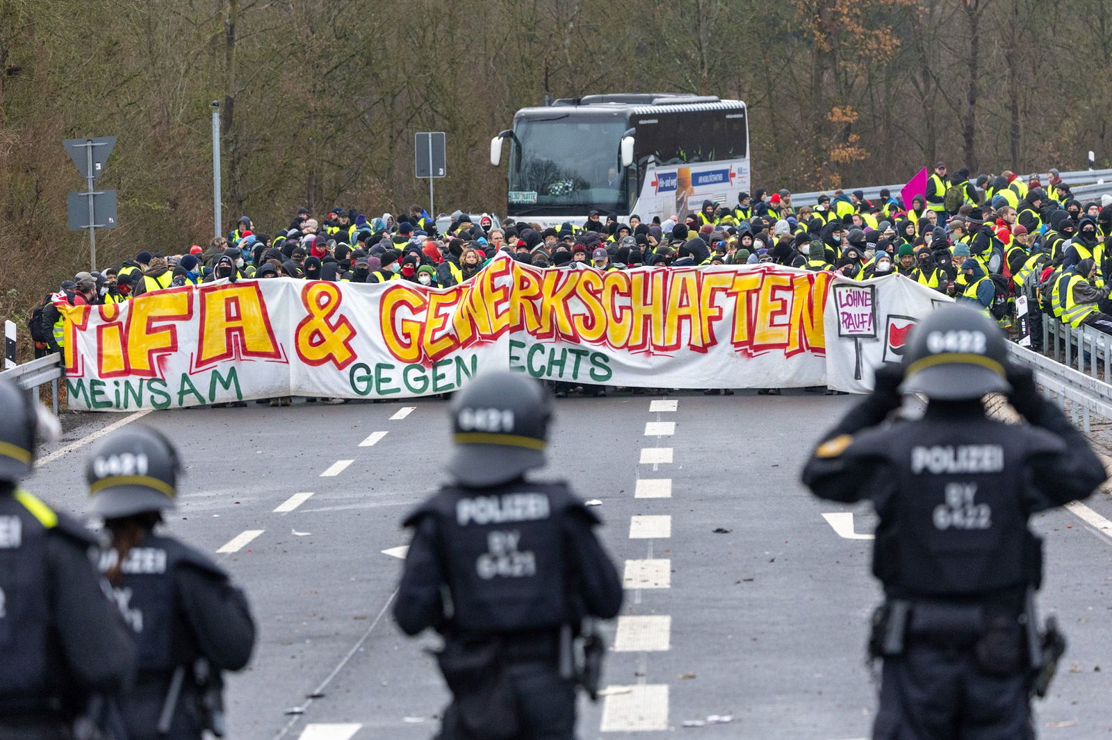 Die rheinland-pfälzische Polizei unterstützte bei dem Großeinsatz im hessischen Gießen. (Archivbild)