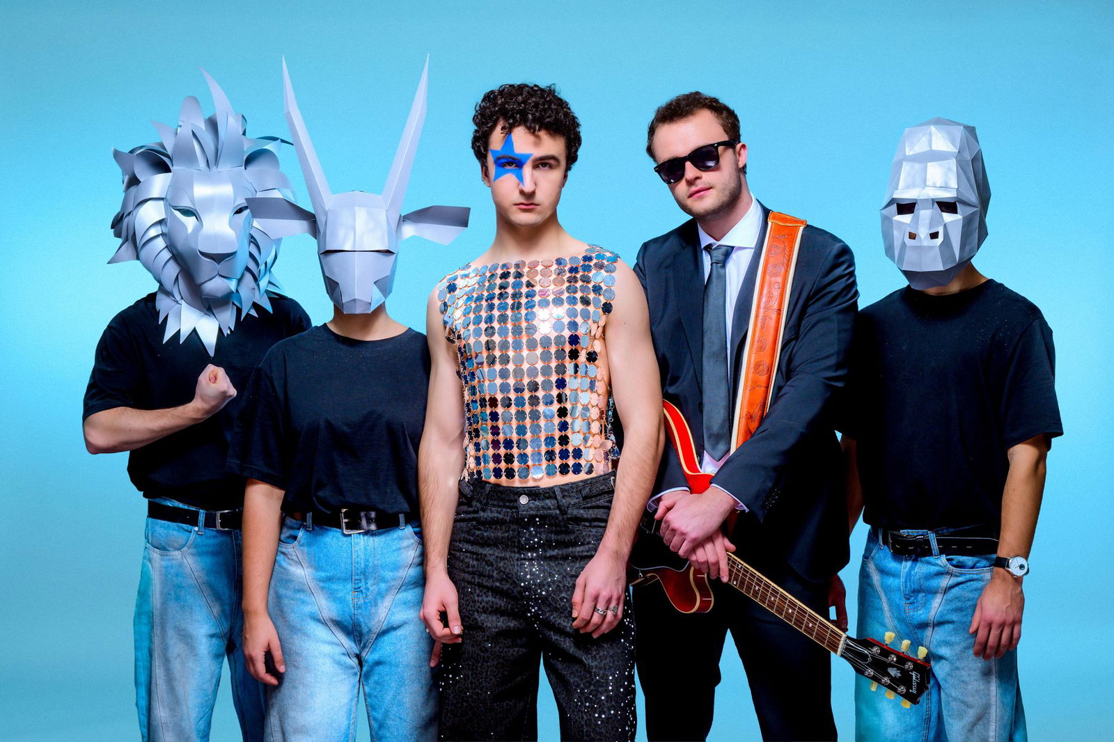 Der 19-jährige Sänger Cosmó vertritt Österreich beim 70. ESC im Mai in Wien