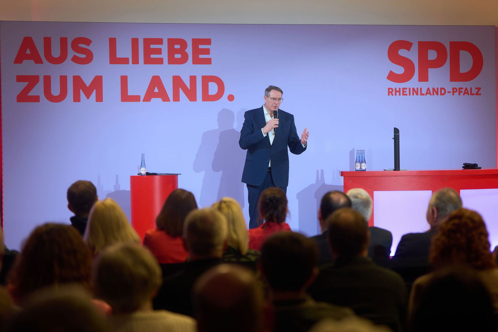 Rund 300 Gäste kommen zum Auftakt der Wahlkampftour des SPD-Spitzenkandidaten. 
