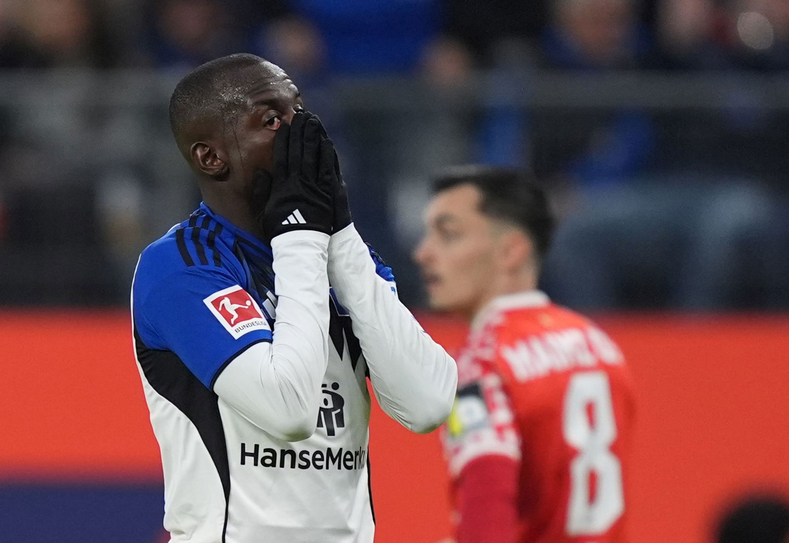 Jean-Luc Dompé vom Hamburger SV bleibt nach seiner Alkoholfahrt weiter vom Spielbetrieb suspendiert. (Archivbild)