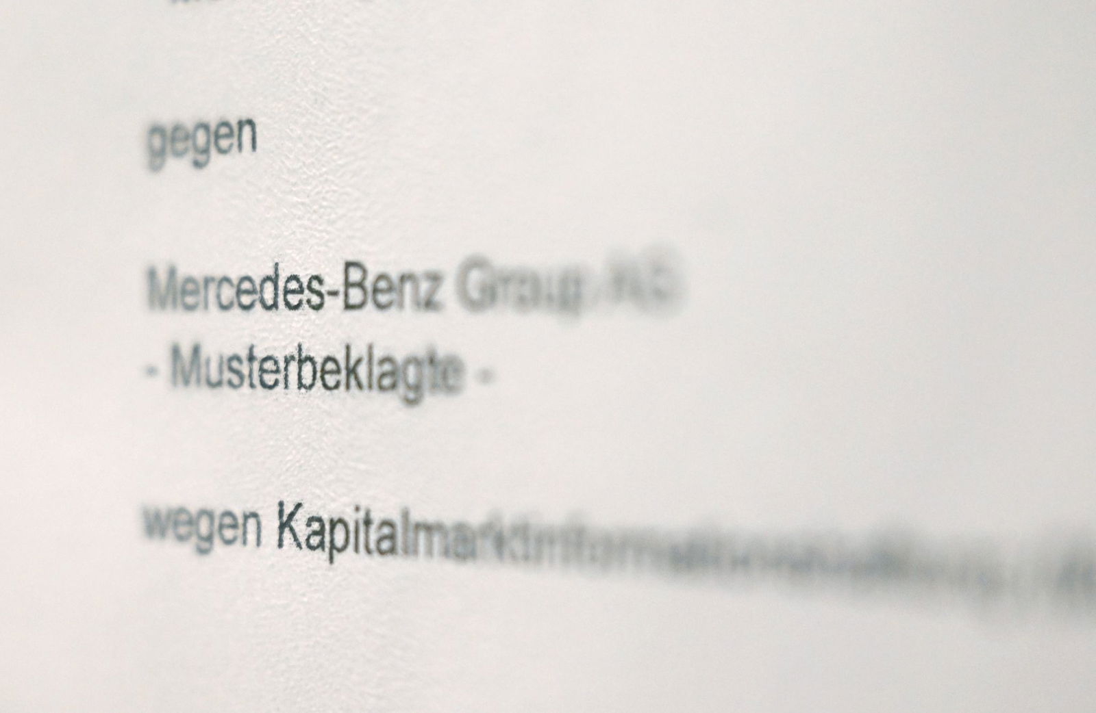 Der Autobauer Mercedes-Benz hält die Ansprüche für unbegründet.