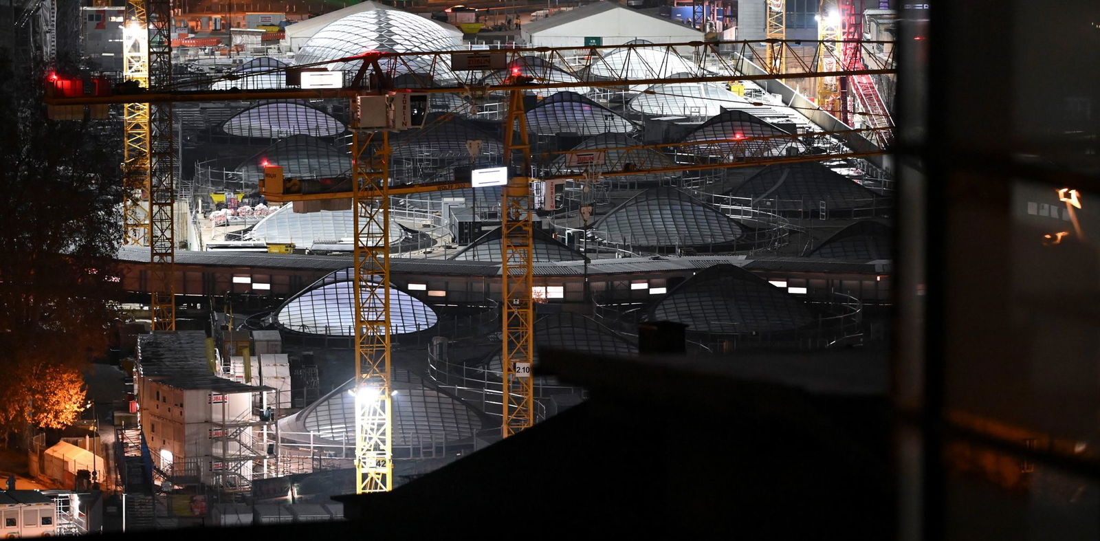 Wann gehen im neuen Stuttgarter Tiefbahnhof auch offiziell die Lichter an? Das ist nach dpa-Informationen weiter unklar.