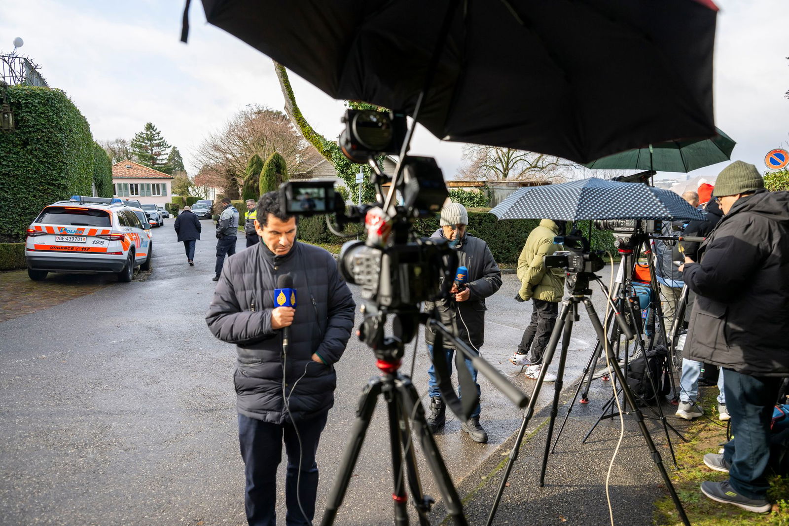 Mehr als drei Stunden verhandeln Vertreter aus Washington und Teheran.