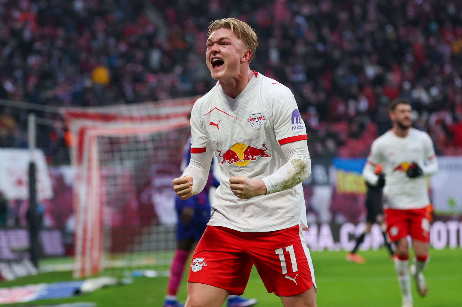 Conrad Harder jubelt über sein Tor zum 1:0.