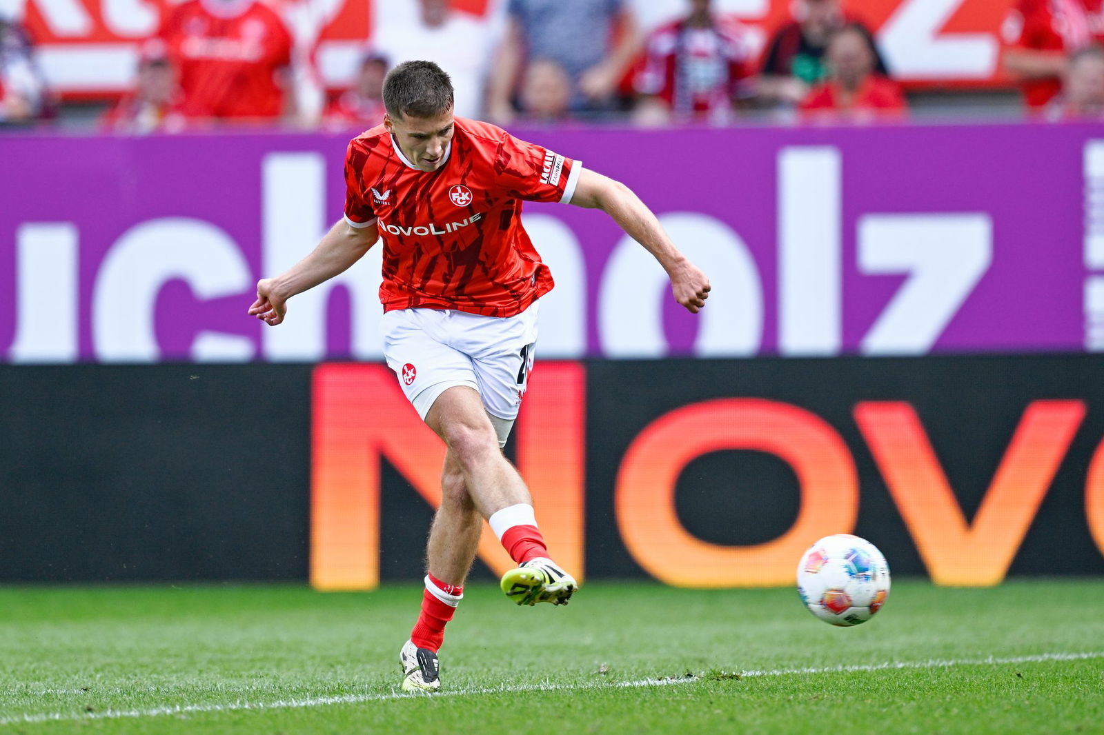 Tobias Raschl wechselt vom 1. FC Kaiserslautern zu Preußen Münster. (Archivbild)