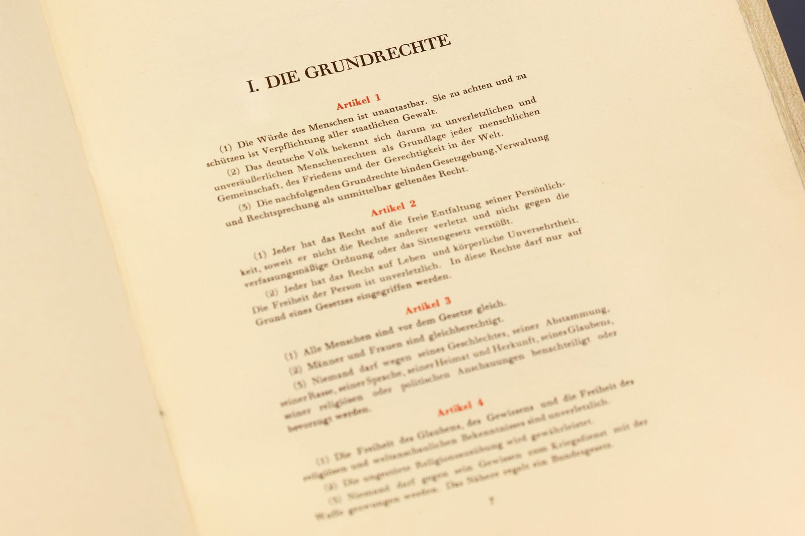 Im Kern geht es um Grundrechte, wie sie auch im Grundgesetz der Bundesrepublik Deutschland verankert sind. (Symbolbild)
