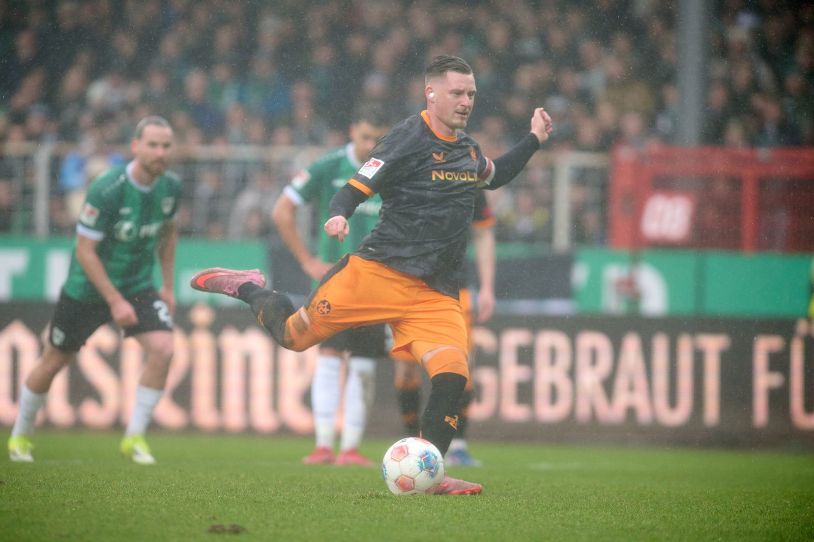 Traf vom Elfmeterpunkt: Marlon Ritter.