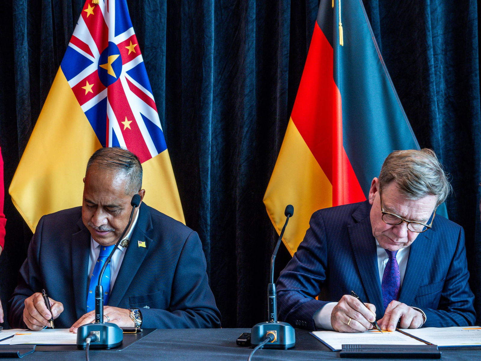 Deutschland und der pazifische Inselstaat Niue nehmen diplomatische Beziehungen auf. 