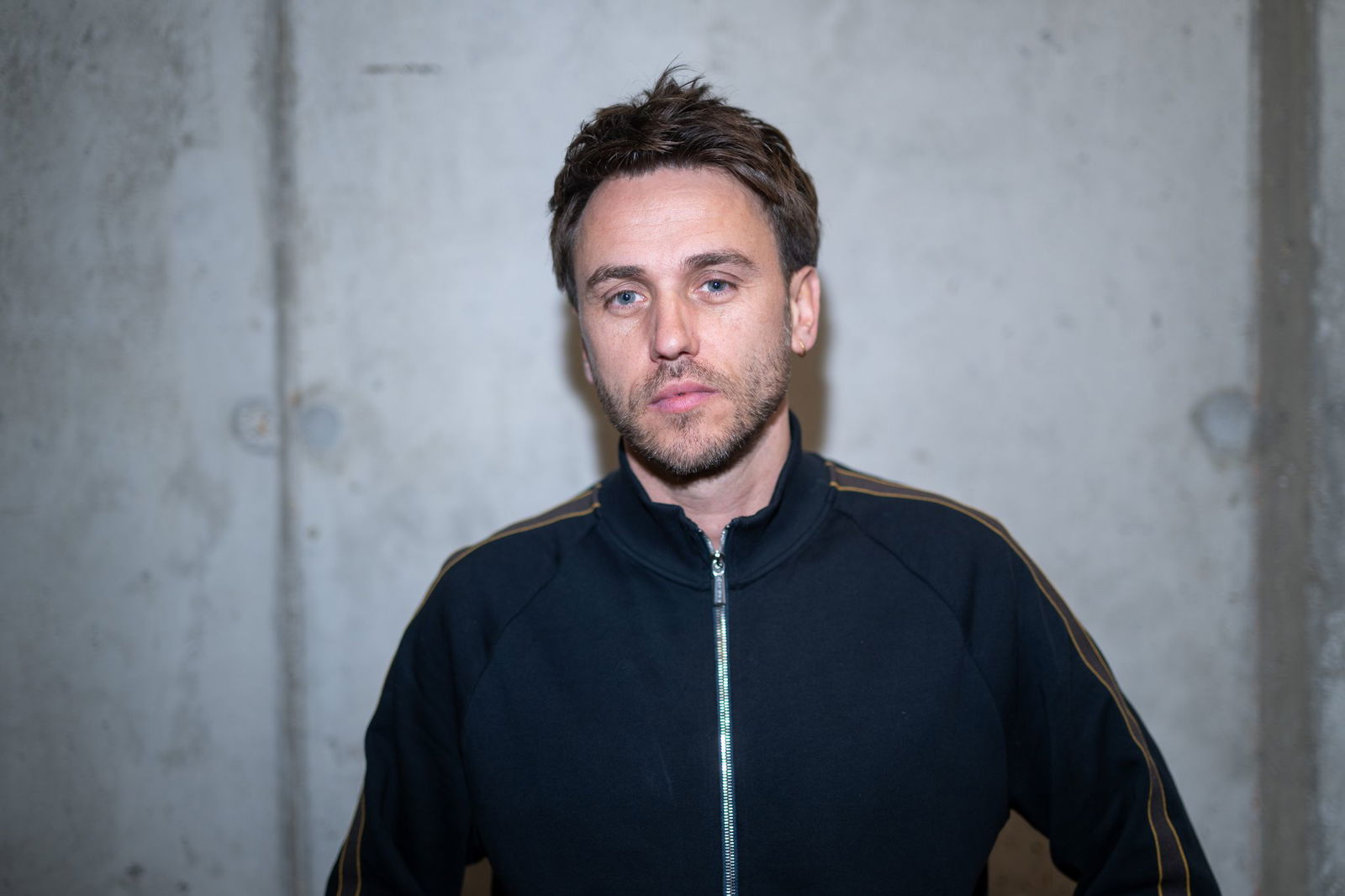 Wer Cluesos Wirken schon länger verfolgt, wird sich erinnert fühlen an ältere Alben des Erfurters.