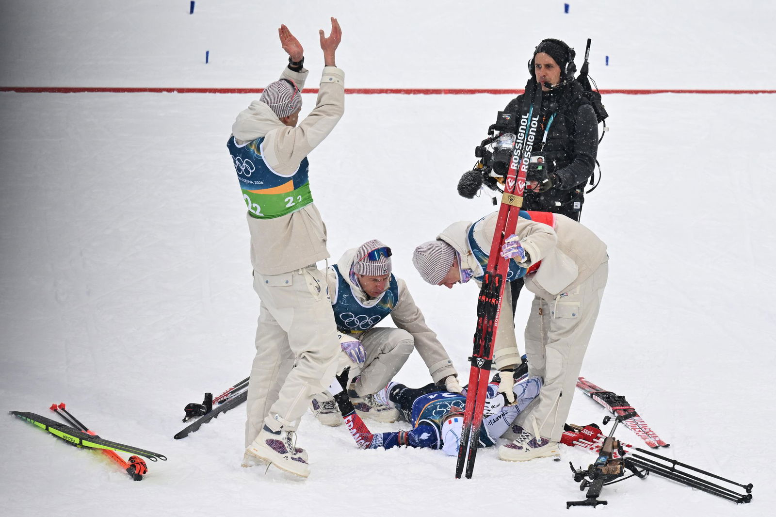 Erstmals Olympiasieger: Frankreichs Staffel jubelte im Ziel.