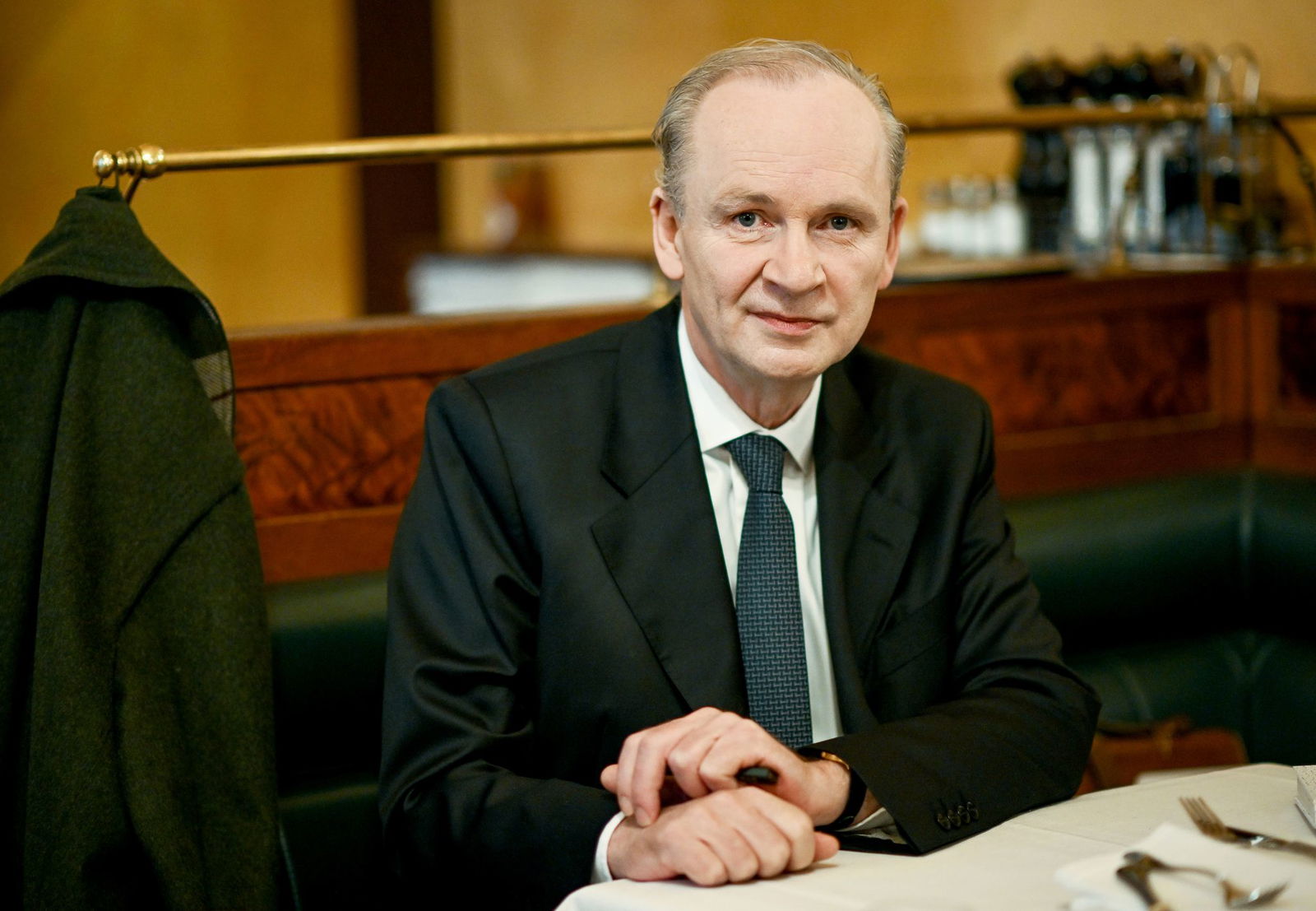 Unterhaltsam und mit klaren Worten erklärt er darin wichtige Grundrechte. (Archivbild)