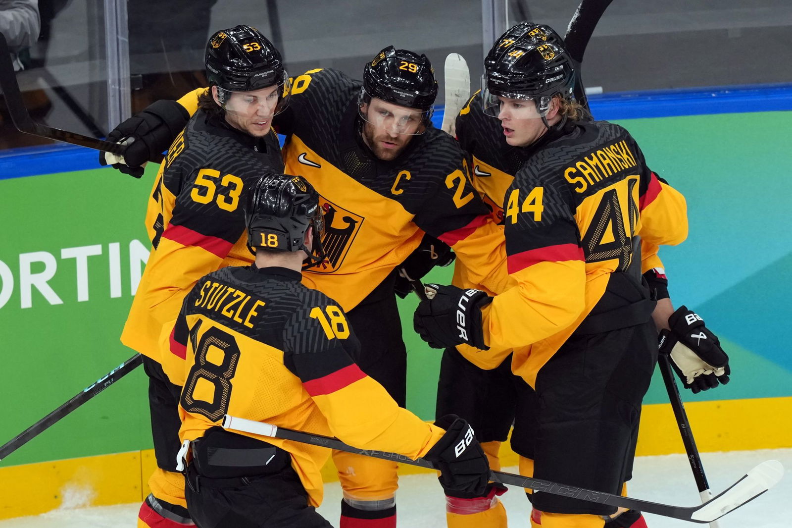 Deutschlands Eishockey-Cracks stehen im Olympia-Viertelfinale gegen die Slowakei.
