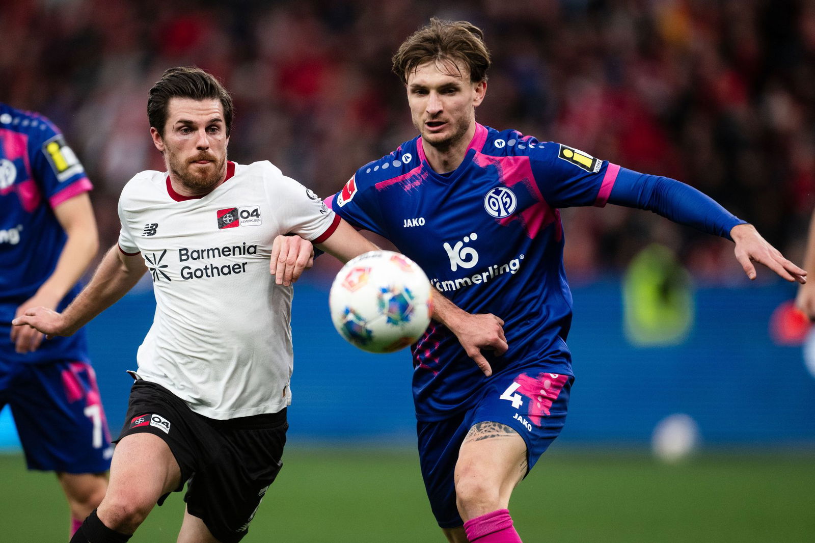 Jonas Hofmann (l) und die anderen Leverkusener taten sich schwer gegen Mainz.