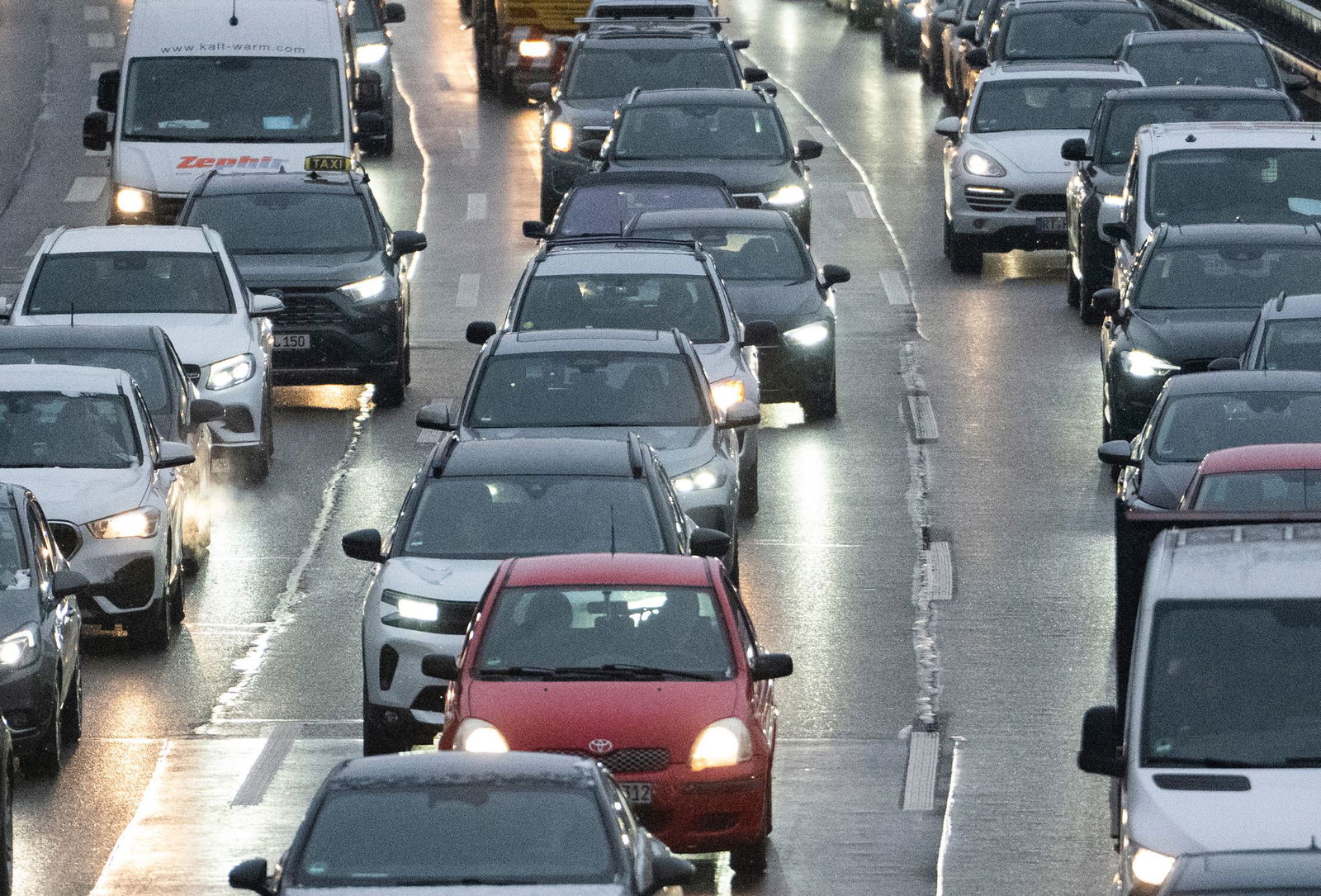 Der ADAC hat auf den Autobahnen im Südwesten mehr als 46.000 Staus gezählt. (Symbolbild)