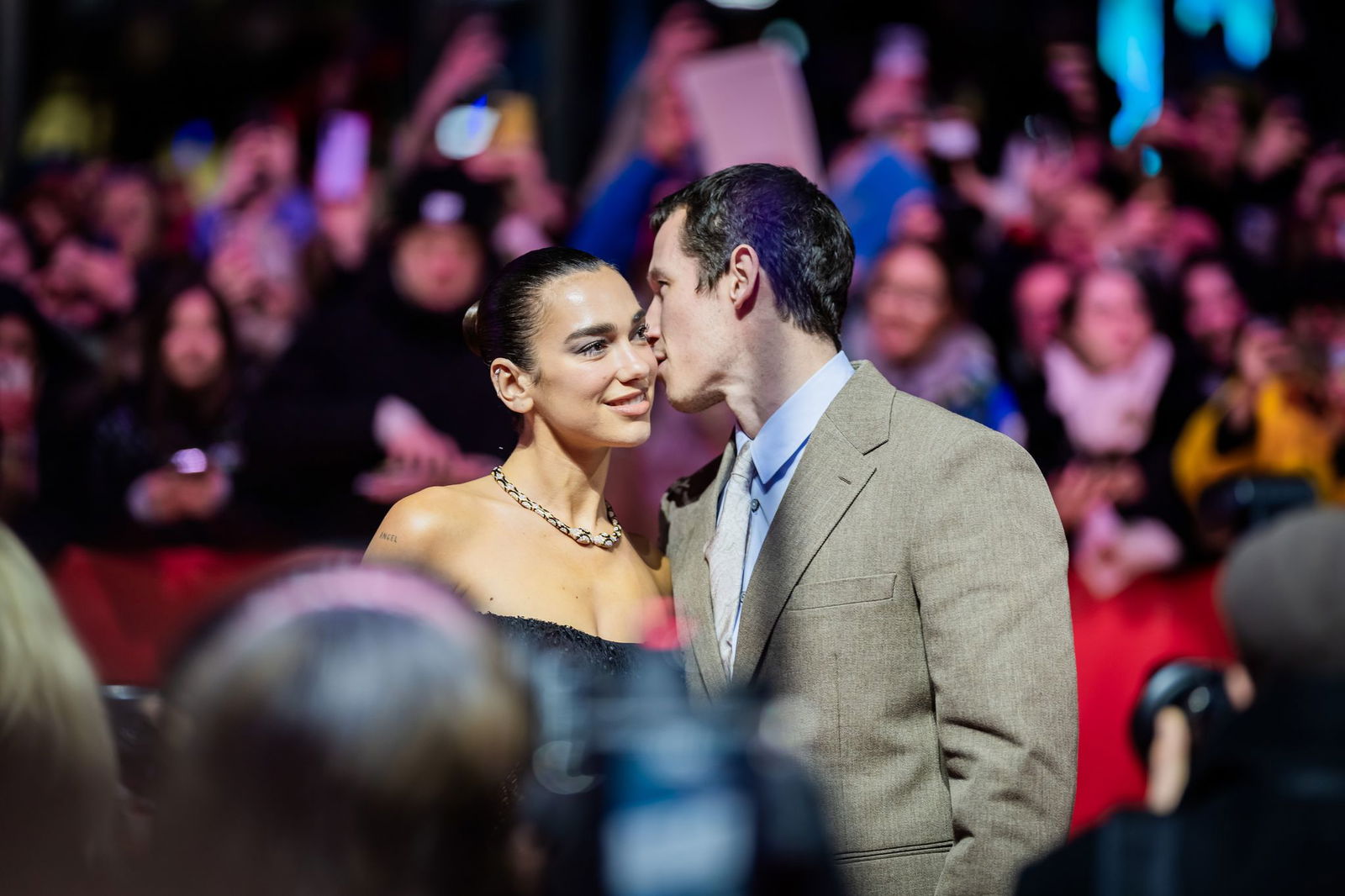 Popstar Dua Lipa besuchte überraschend die Berlinale.