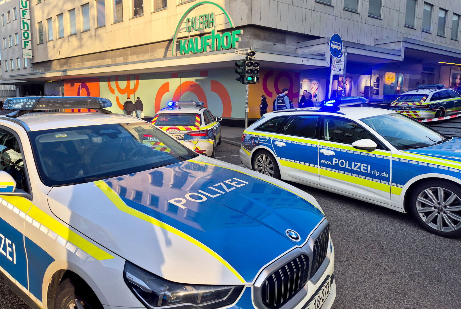 Die Polizei war mit starken Kräften im Bereich der Fußgängerzone im Einsatz.