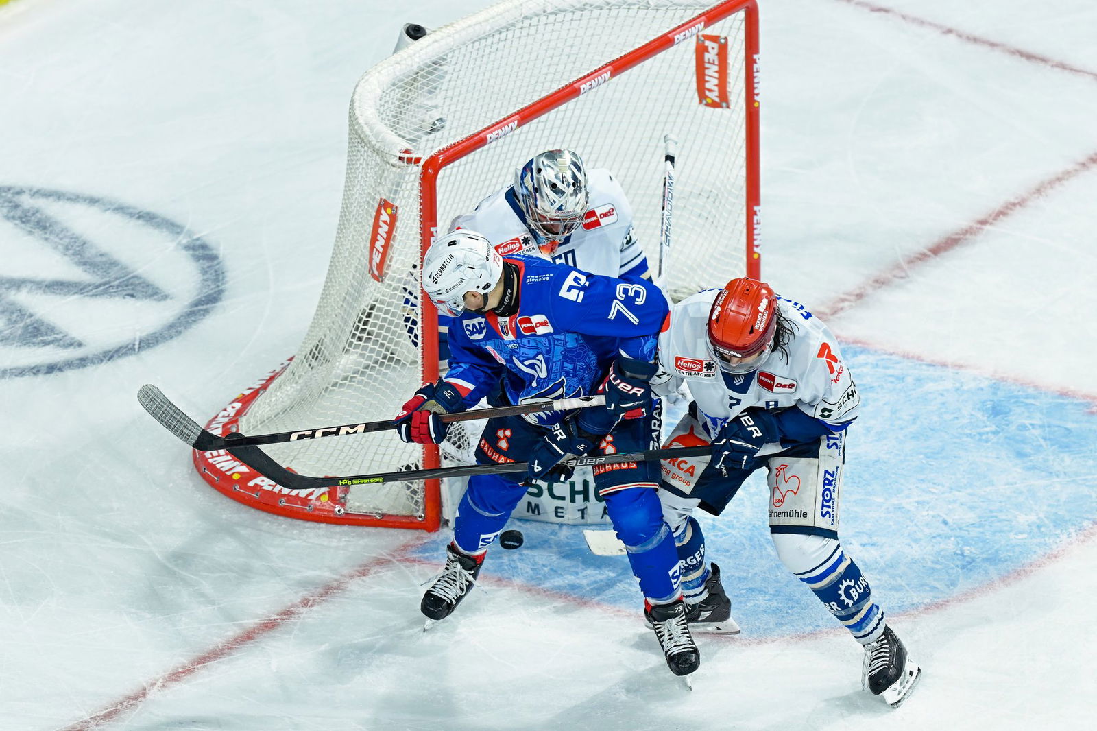 Zach Solow wird auch in der kommenden Saison für die Adler Mannheim spielen.