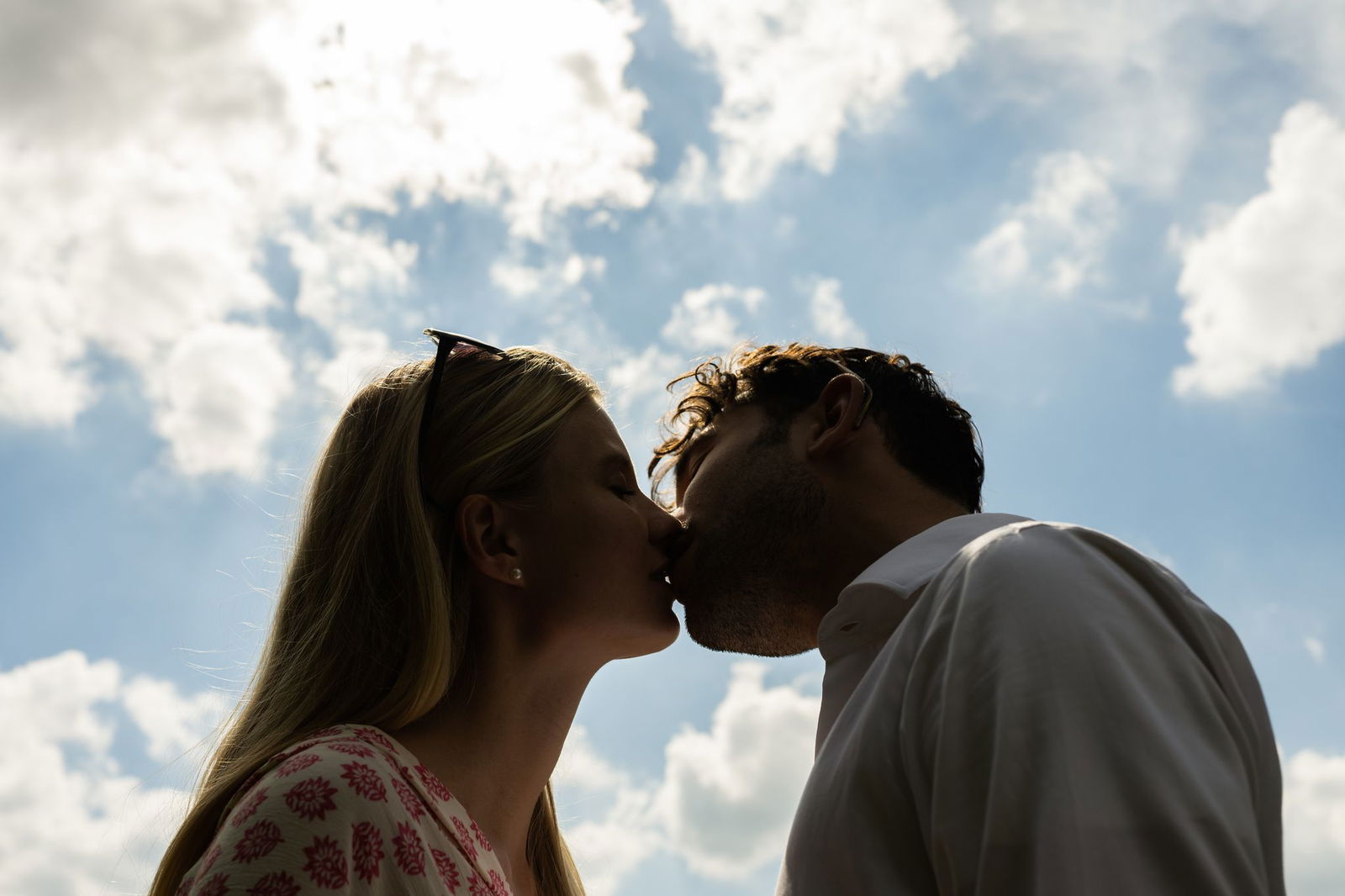 Am Valentinstag wird ein Kuss zur Eintrittskarte: Verliebte kommen umsonst in zahlreiche Schlösser Baden-Württembergs. (Symbolbild)