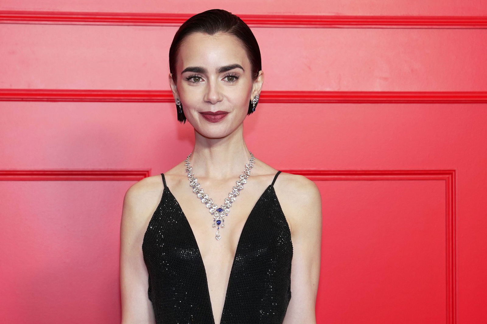 Schauspielerin Lily Collins (36) soll in einem Film über die Arbeiten an der Komödie «Frühstück bei Tiffany» die Film-Ikone Audrey Hepburn verkörpern. (Archivbild)