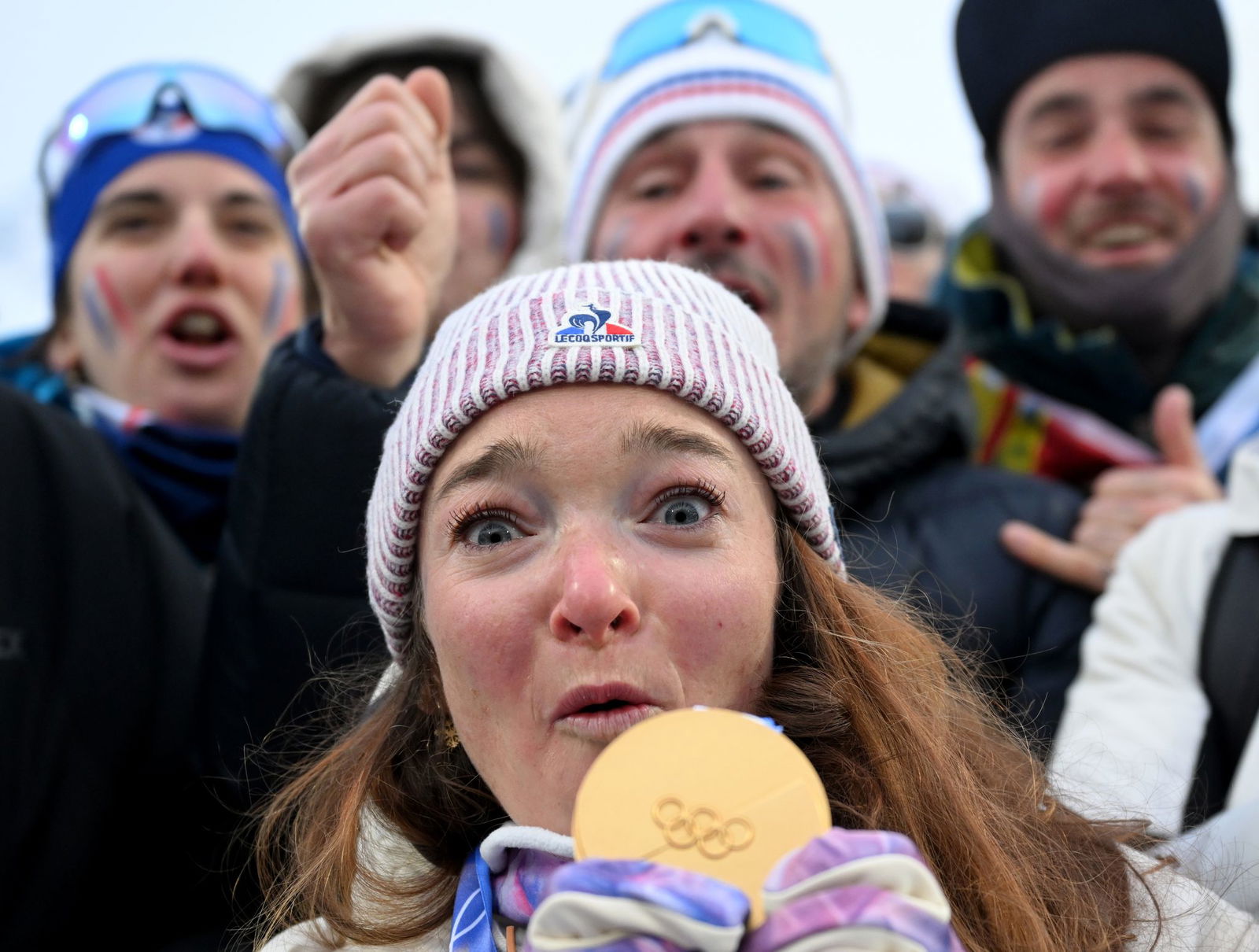So sieht Gold aus: Frankreich um Lou Jeanmonnot macht vor, wie's geht.