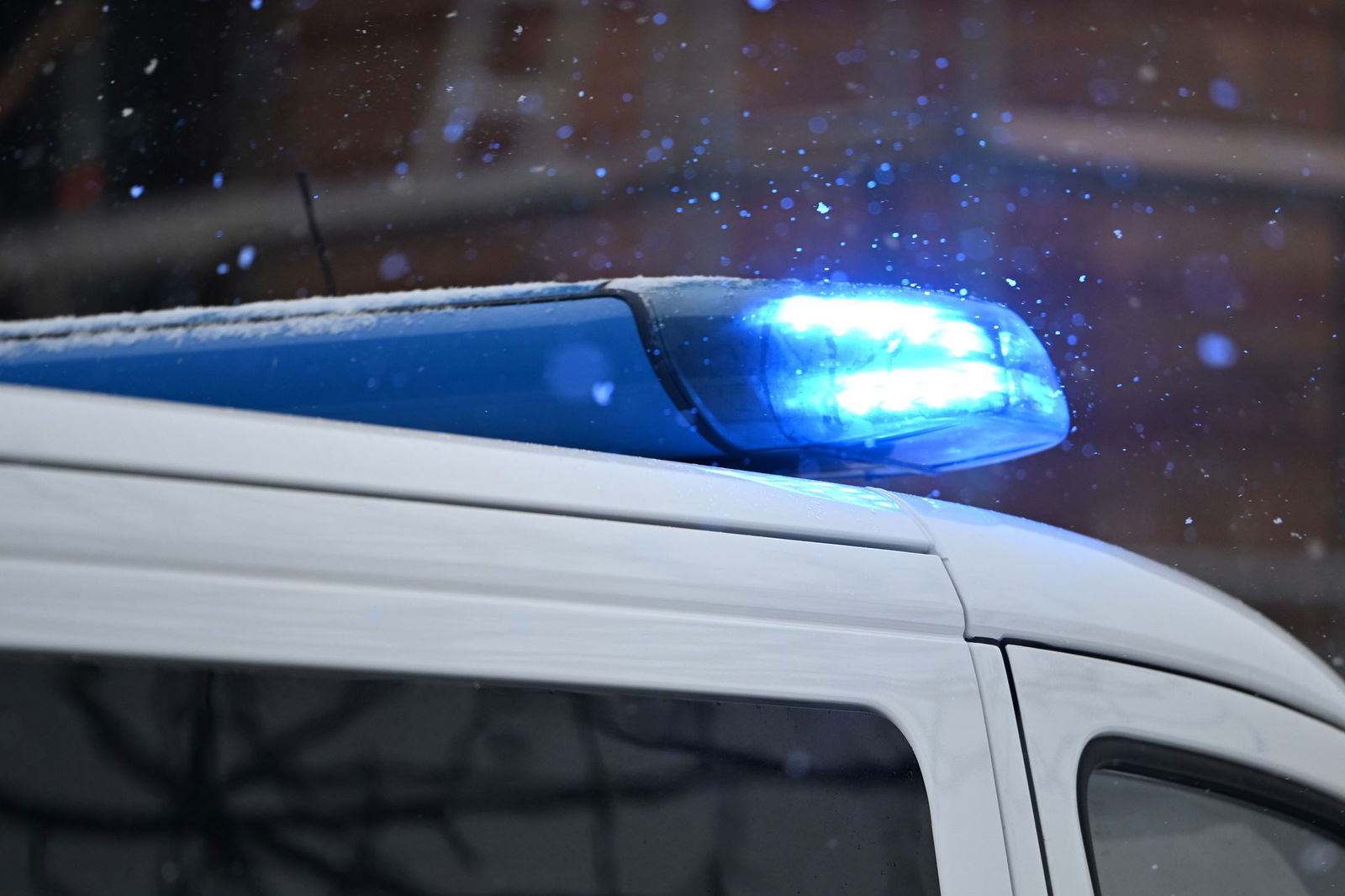 Der 87-jährige Senior übergab einem Unbekannten nach dem Schockanruf Bargeld in Höhe von 30.000 Euro. (Symbolbild)