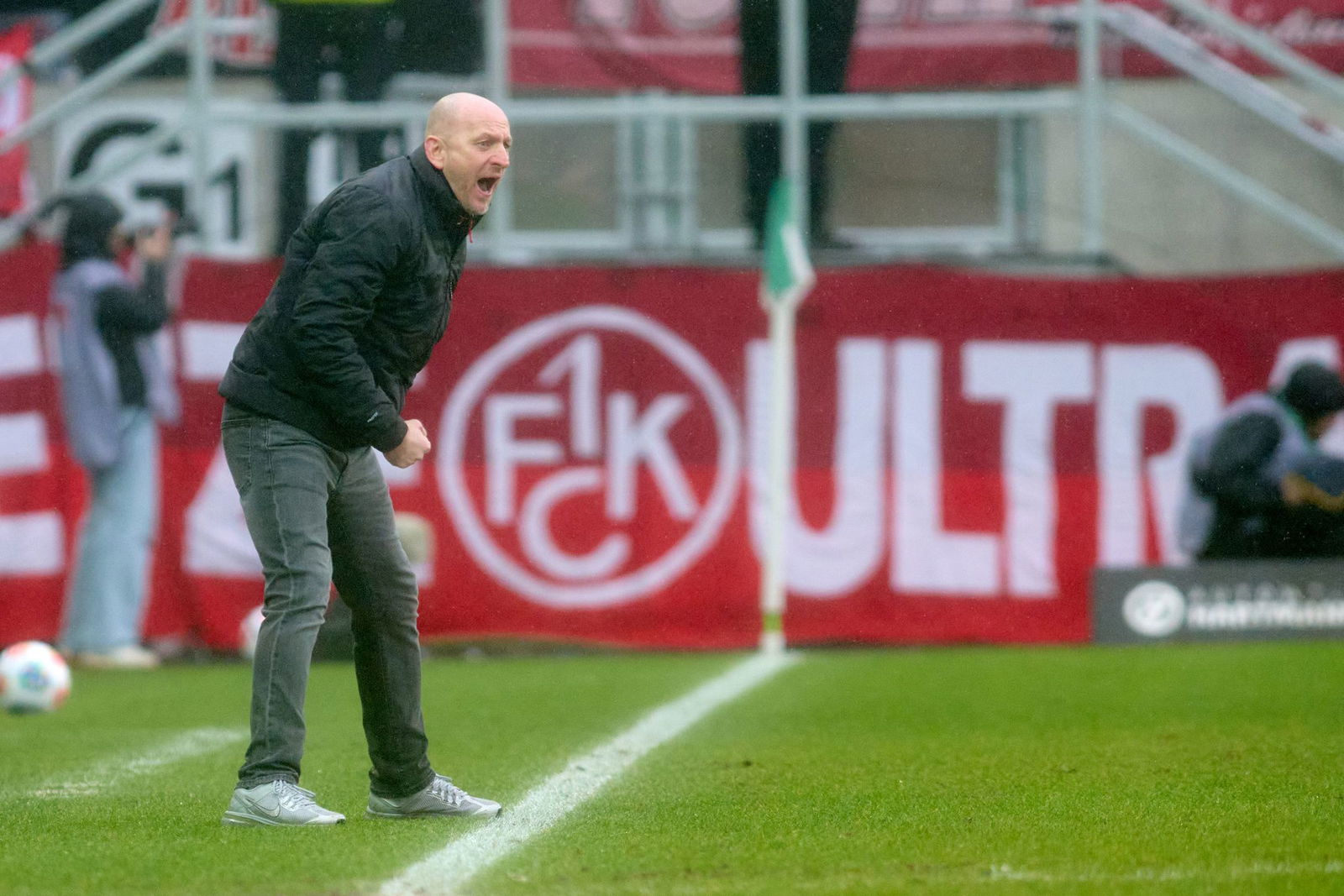 Für den 1. FC Kaiserslautern um Torsten Lieberknecht geht es am Wochenende gegen den SC Paderborn.