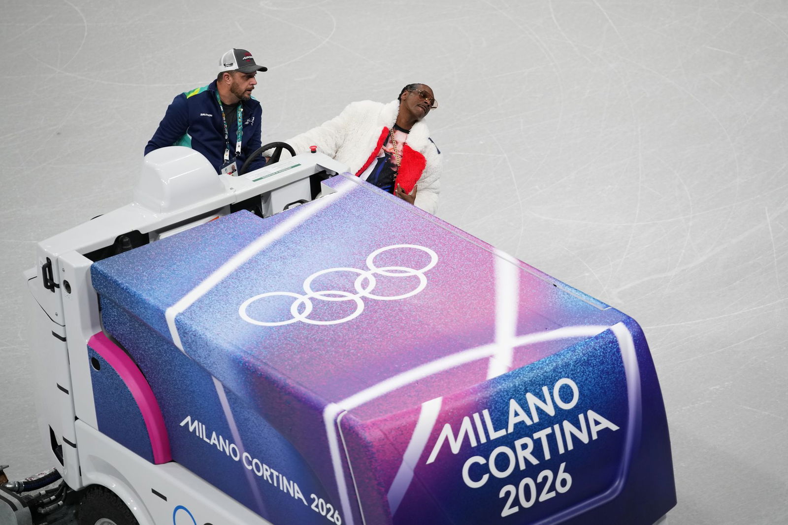 Snoop Dogg (r) ist für den US-Sender NBC bei den Winterspielen.