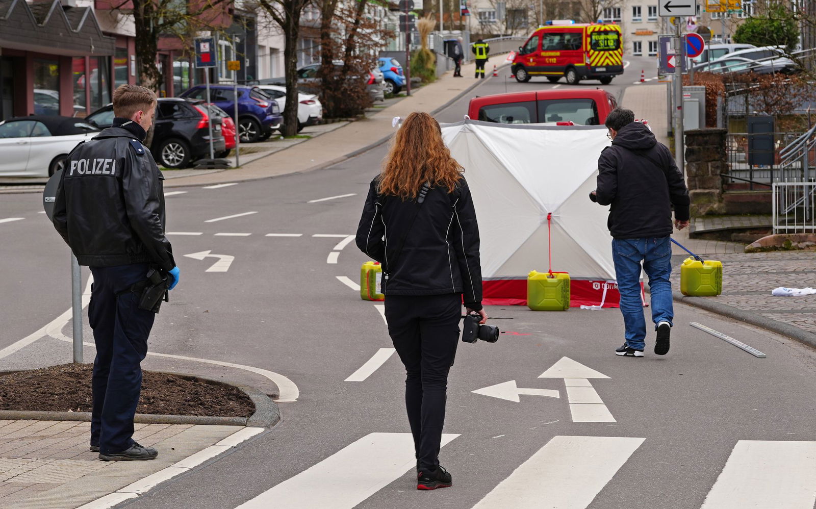 Trotz sofortiger Reanimation erlag die Frau noch am Unfallort ihren Verletzungen.