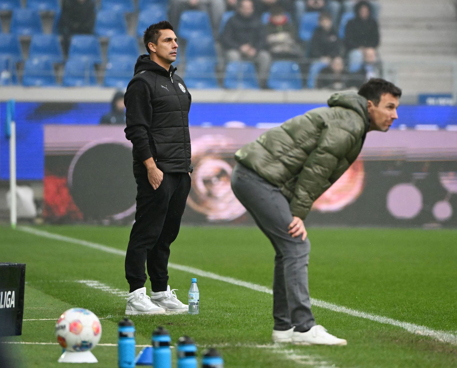 Marcel Rapp (l) muss mit Kiel die nächste Niederlage hinnehmen, Christian Eichner (r) darf aufatmen.